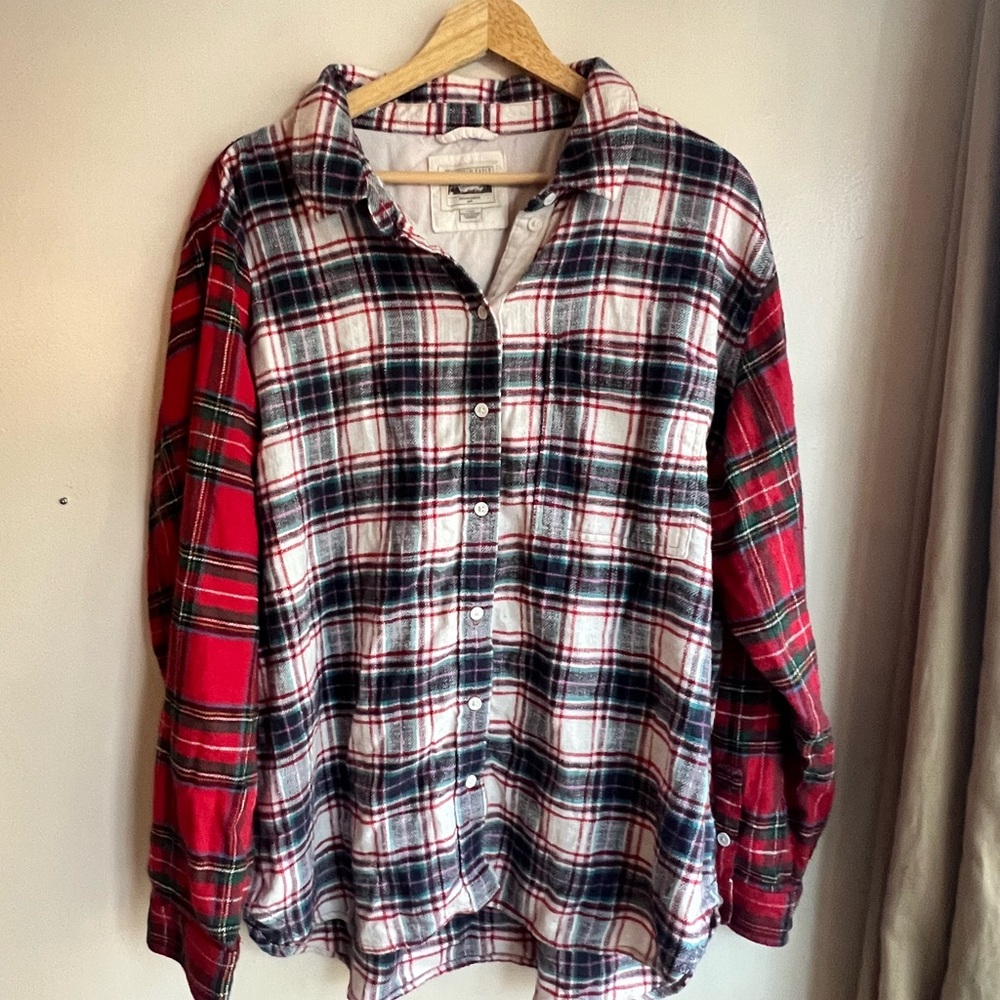 American Eagle Plaid Button-Up Shirt